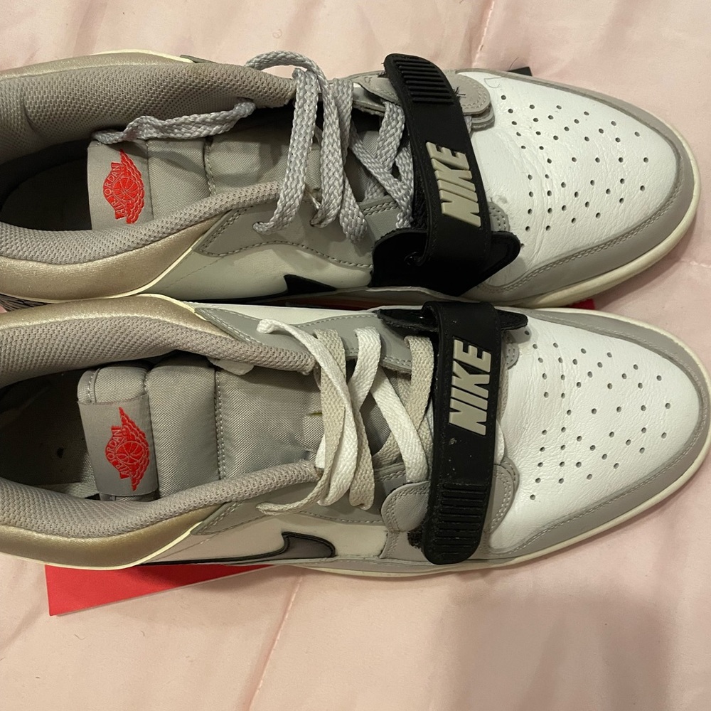 Nike Men's White and Gray Sneakers